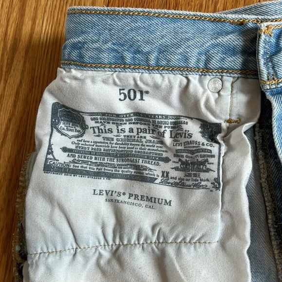 Women’s LEVI’s 501 cut off shorts 100% cotton button fly size 26 - Picture 5 of 7